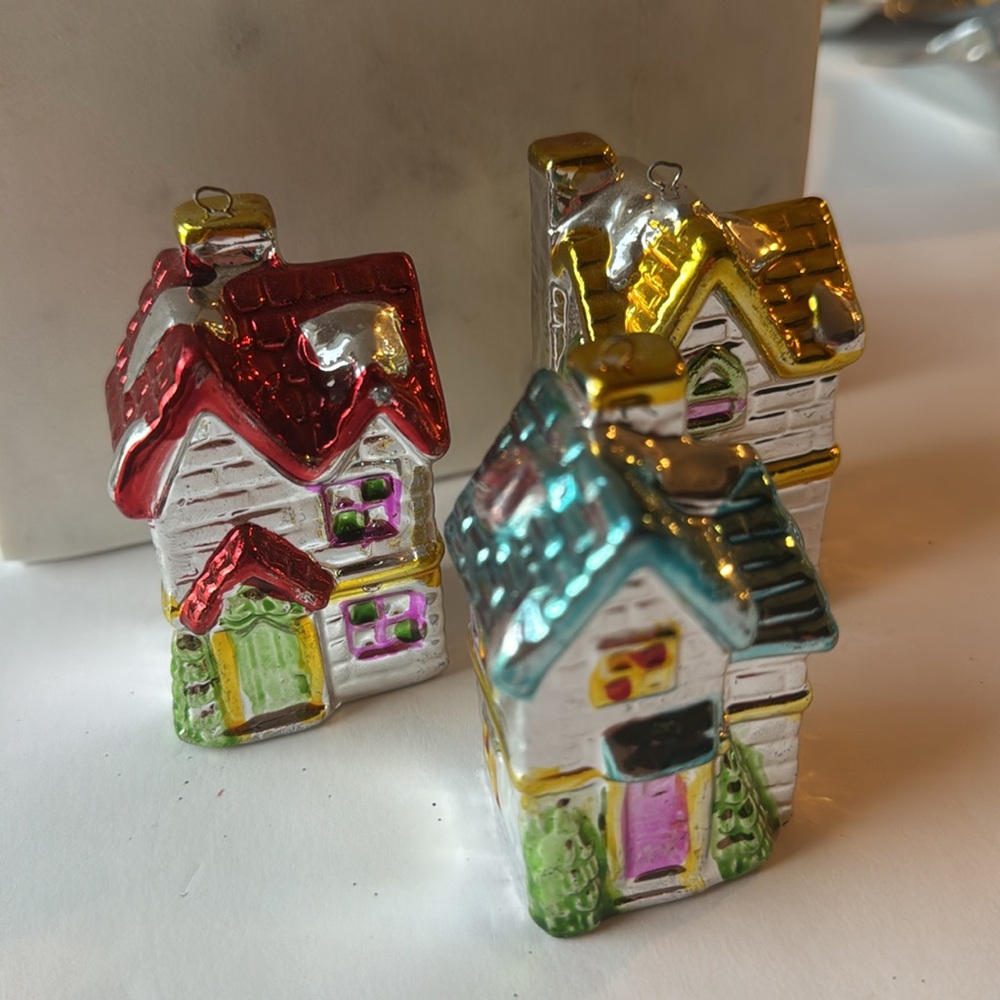 VINTAGE SET OF 3 HAND PAINTED CERAMIC HOLIDAY HOUSE ORNAMENTS - Picture 2 of 5